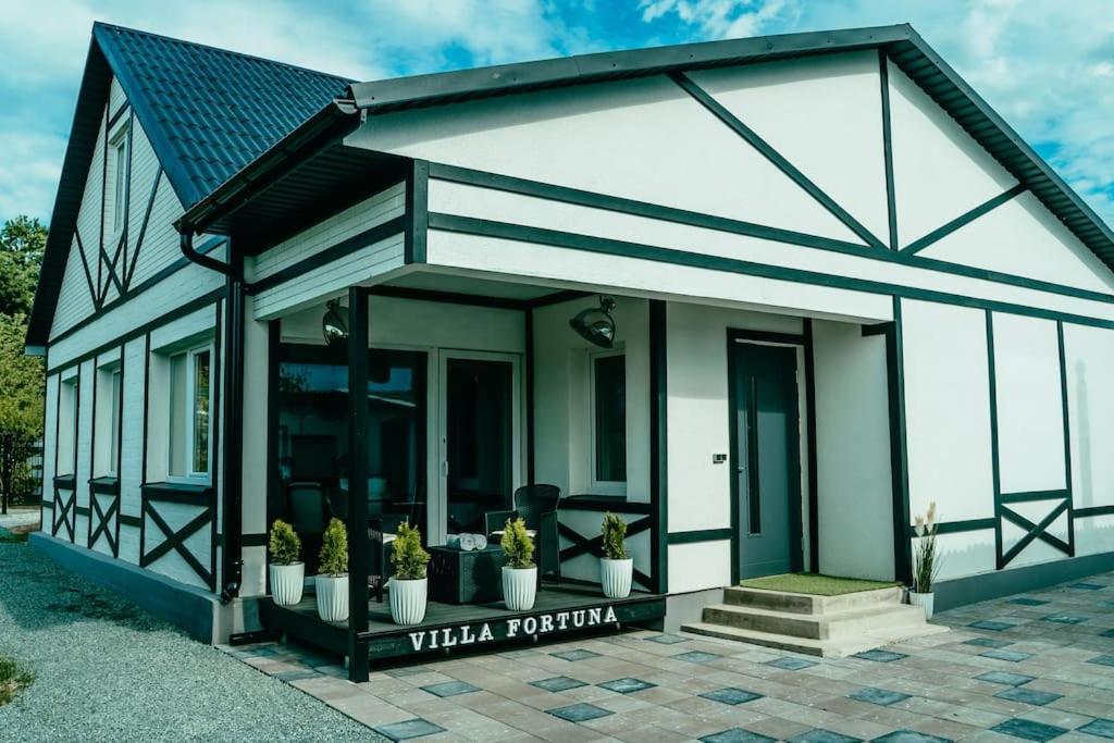 Villa Fortuna Lucyn Zewnętrze zdjęcie